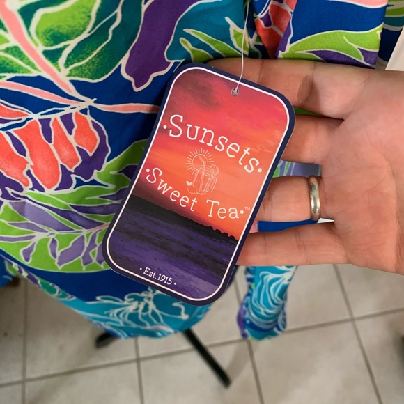 Sunsets and Sweet Tea Top NWT SZ S - Picture 5 of 7